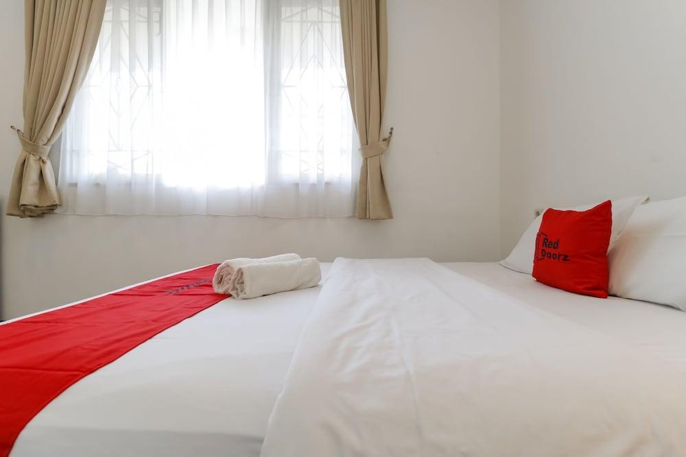 Reddoorz Plus @ Tendean Jakarta Kültér fotó