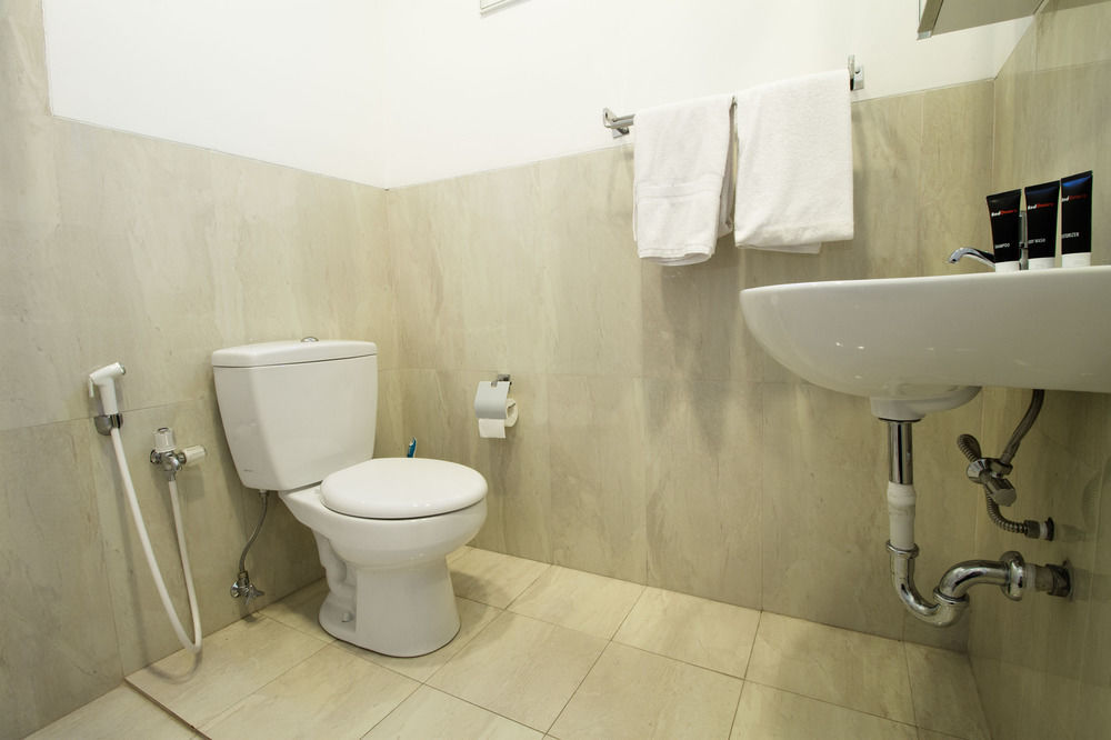Reddoorz Plus @ Tendean Jakarta Kültér fotó