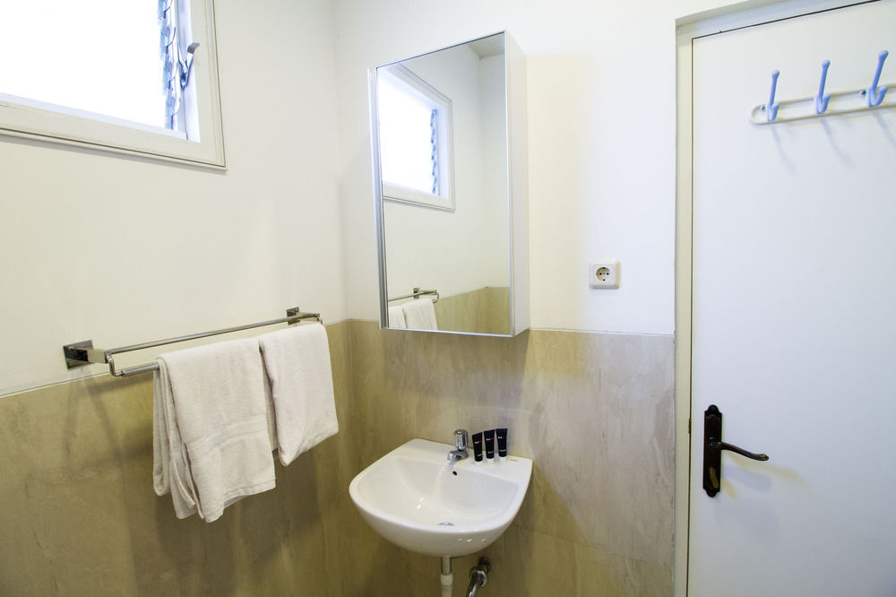 Reddoorz Plus @ Tendean Jakarta Kültér fotó
