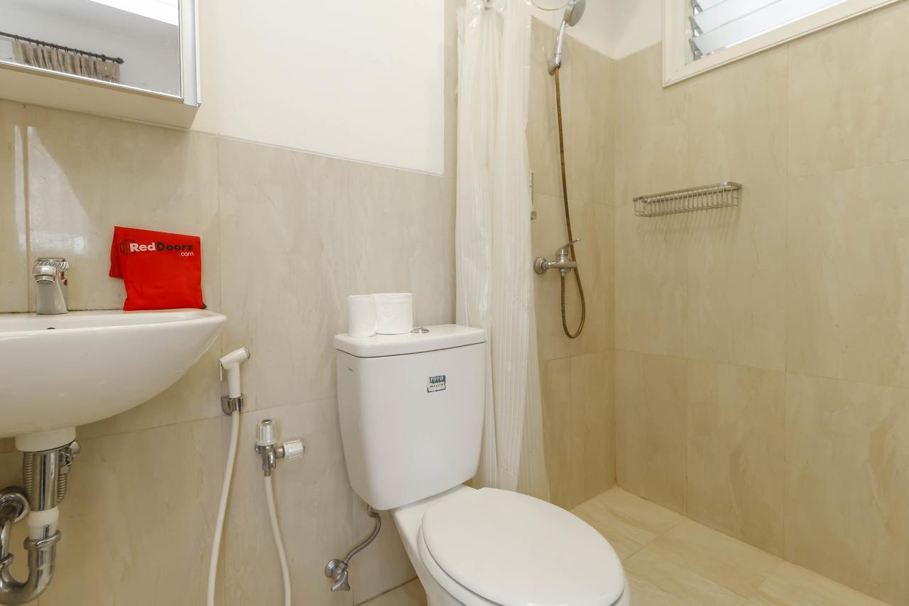 Reddoorz Plus @ Tendean Jakarta Kültér fotó